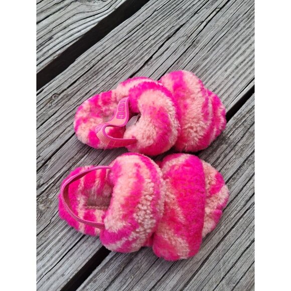 UGG FUCHSIA FLUFF YEAH SLIDE SHEEPSKIN SANDALS, TODDLER US 7/ EU 23.5 - Picture 1 of 6